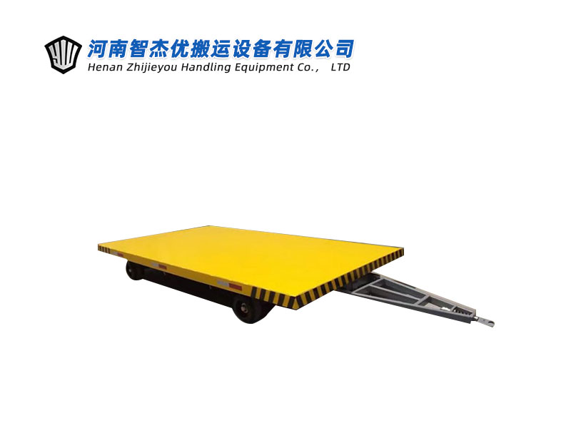 平板拖车是运输挖掘机理想的交通工具