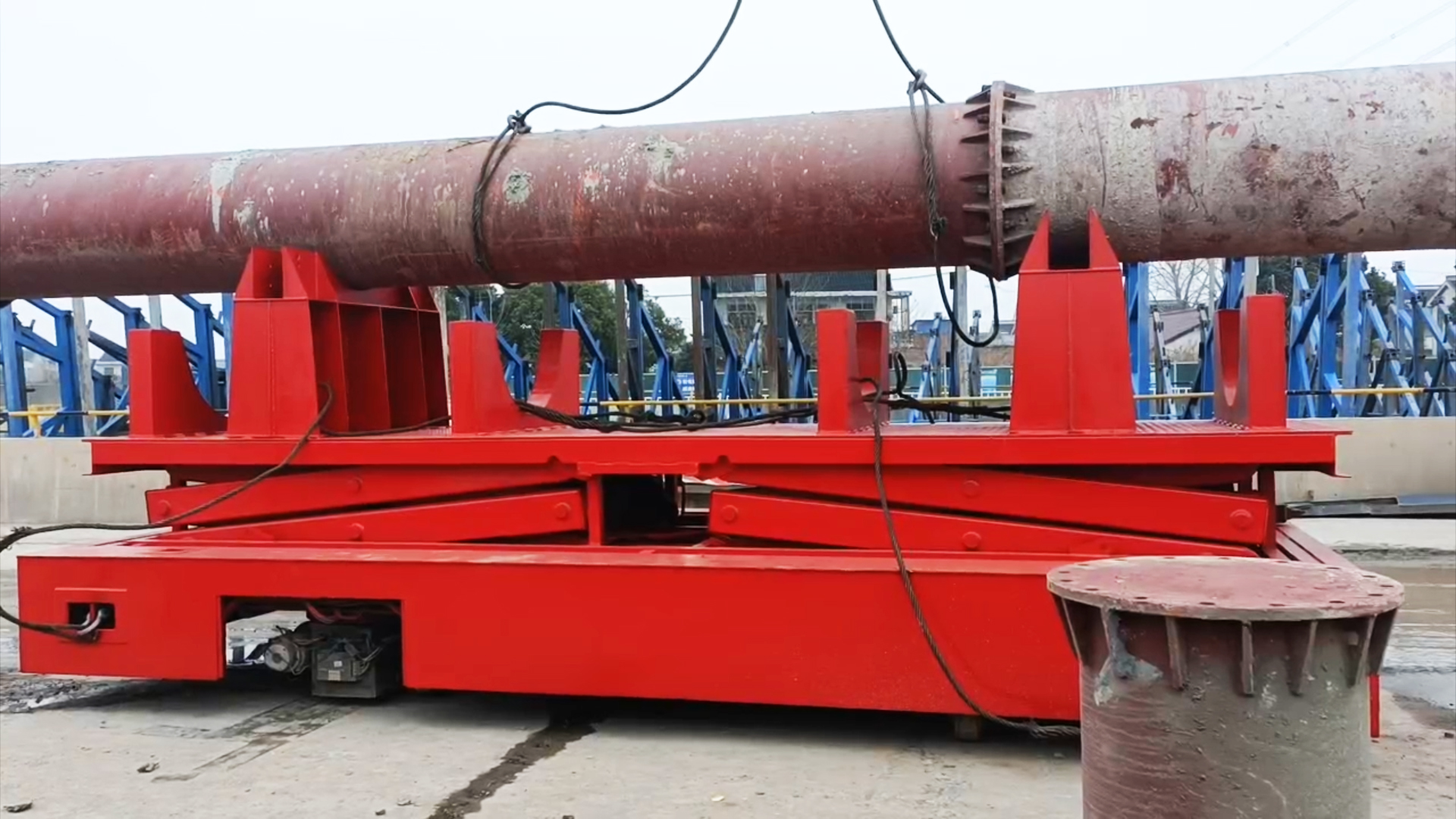 中铁局引进我司10吨级全向升降式无轨车，助力基建预制件对接